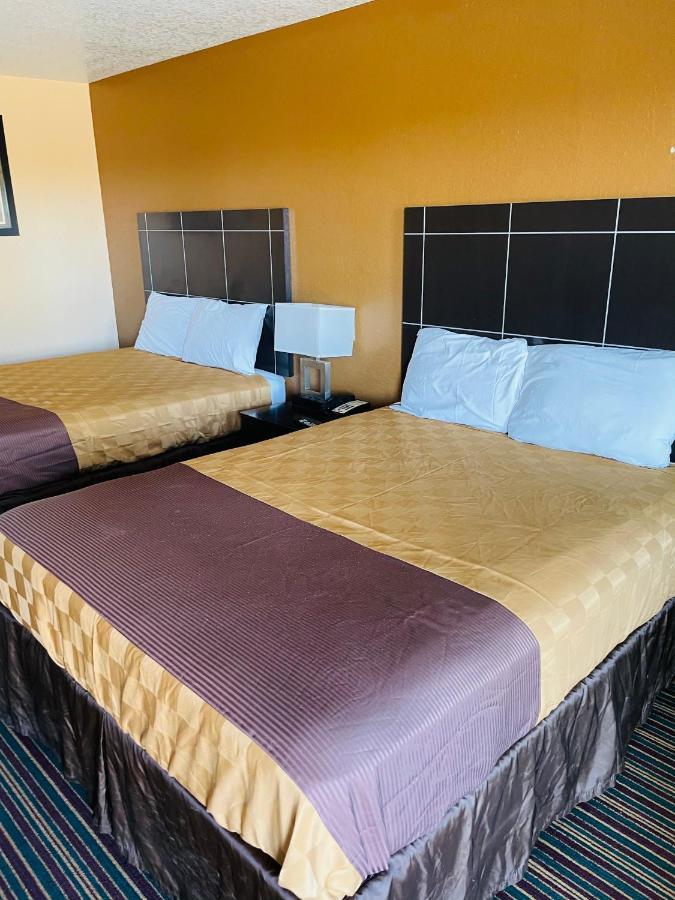 Sona Inn Dilley Esterno foto