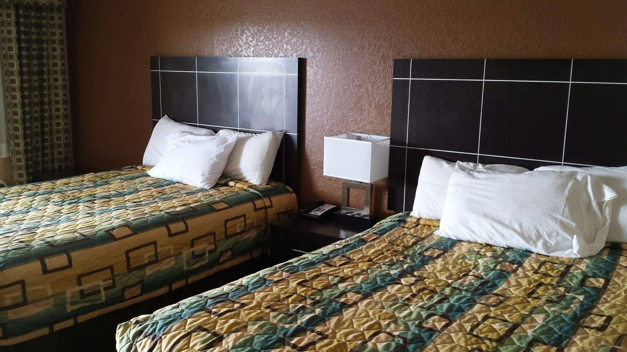 Sona Inn Dilley Esterno foto